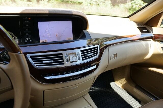 2009 Mercedes-Benz S-550 4Matic / 5.5L V8 / Sunroof / Cooled Seats! High Point NC