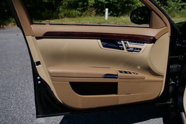 2009 Mercedes-Benz S-550 4Matic / 5.5L V8 / Sunroof / Cooled Seats! High Point NC