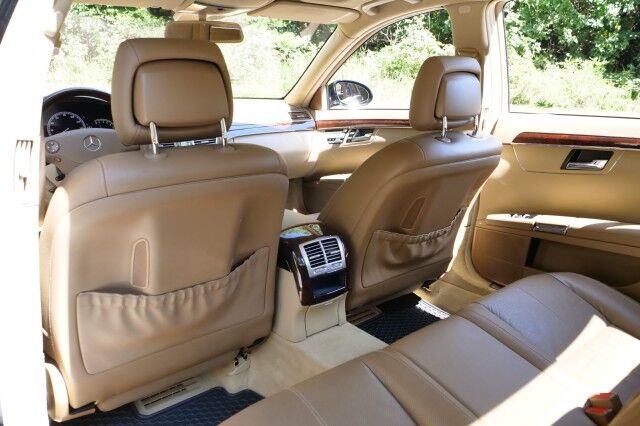 2009 Mercedes-Benz S-550 4Matic / 5.5L V8 / Sunroof / Cooled Seats! High Point NC