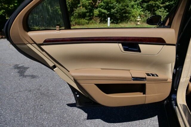 2009 Mercedes-Benz S-550 4Matic / 5.5L V8 / Sunroof / Cooled Seats! High Point NC