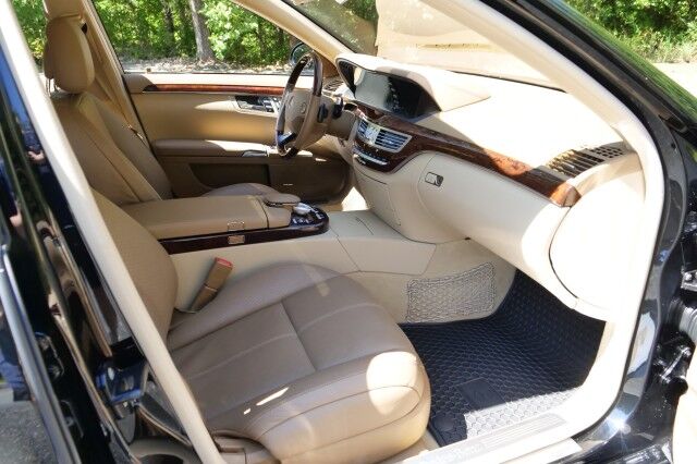 2009 Mercedes-Benz S-550 4Matic / 5.5L V8 / Sunroof / Cooled Seats! High Point NC