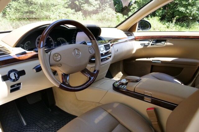 2009 Mercedes-Benz S-550 4Matic / 5.5L V8 / Sunroof / Cooled Seats! High Point NC