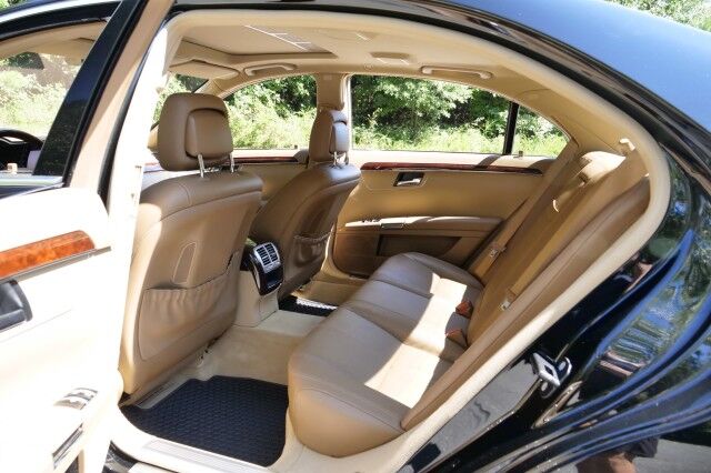 2009 Mercedes-Benz S-550 4Matic / 5.5L V8 / Sunroof / Cooled Seats! High Point NC