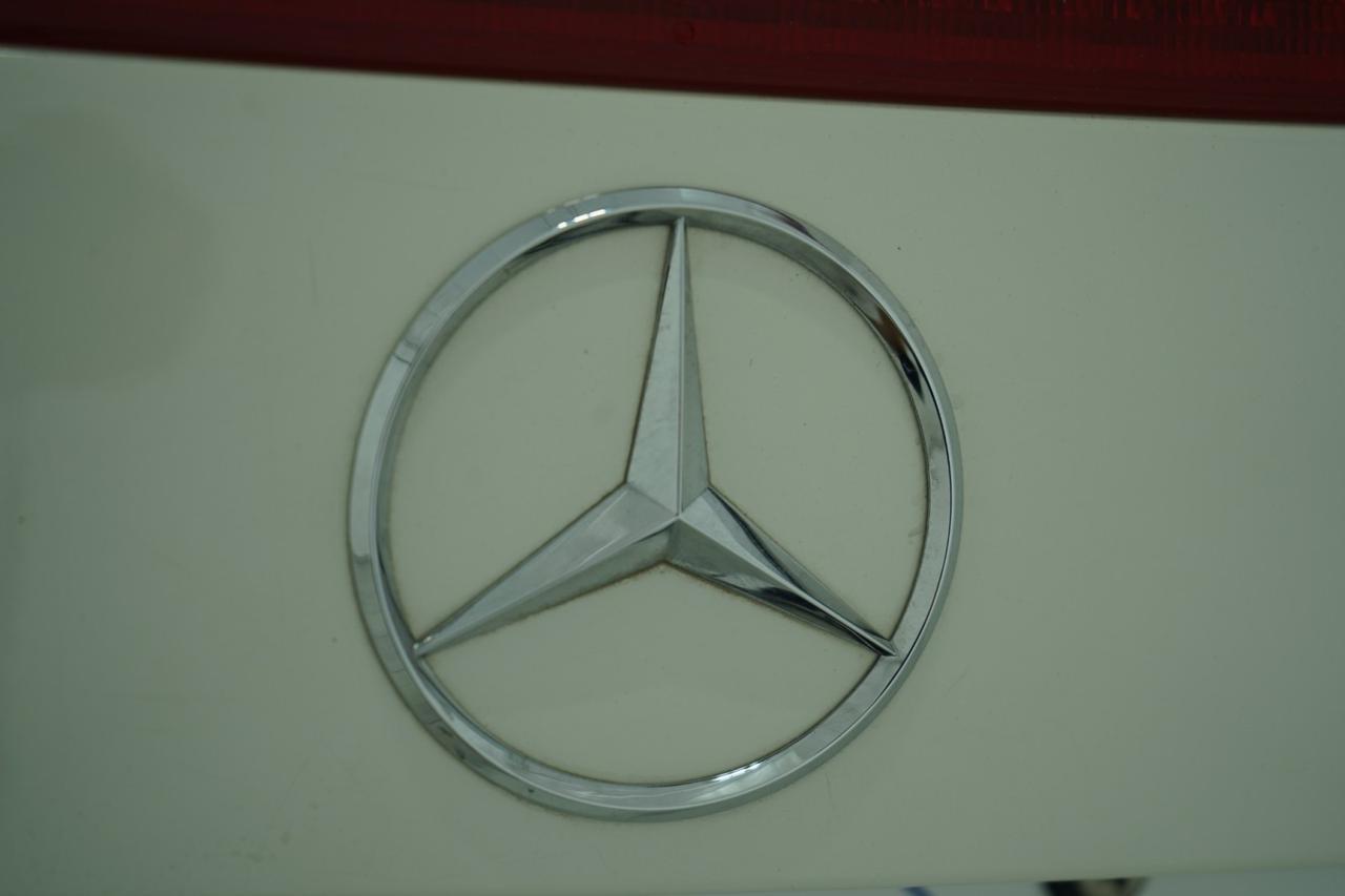 2009 Mercedes-Benz SLK 300 AUTOMATIC LEATHER SEATS DUAL POWER SEATS CRUISE CONTROL ALLOY WHEELS Carrollton TX