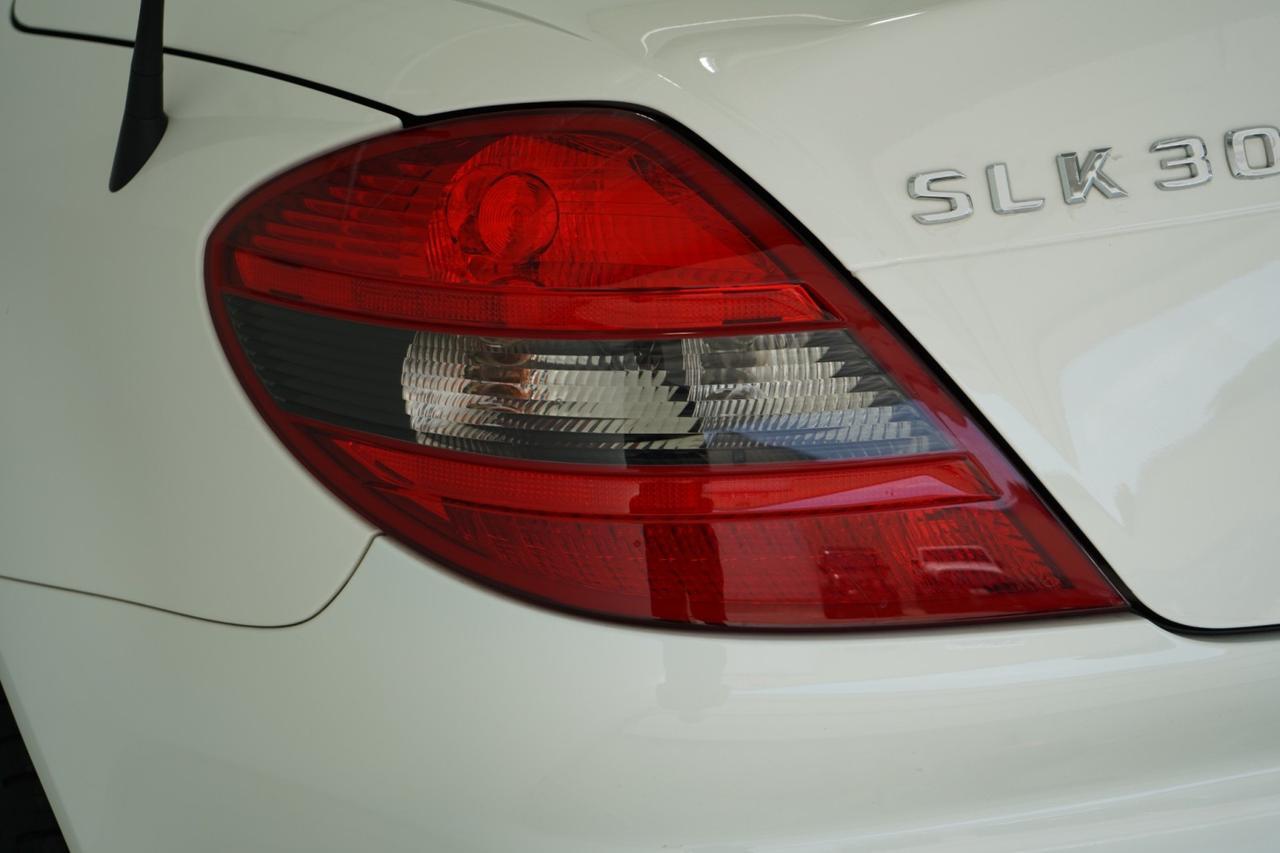 2009 Mercedes-Benz SLK 300 AUTOMATIC LEATHER SEATS DUAL POWER SEATS CRUISE CONTROL ALLOY WHEELS Carrollton TX