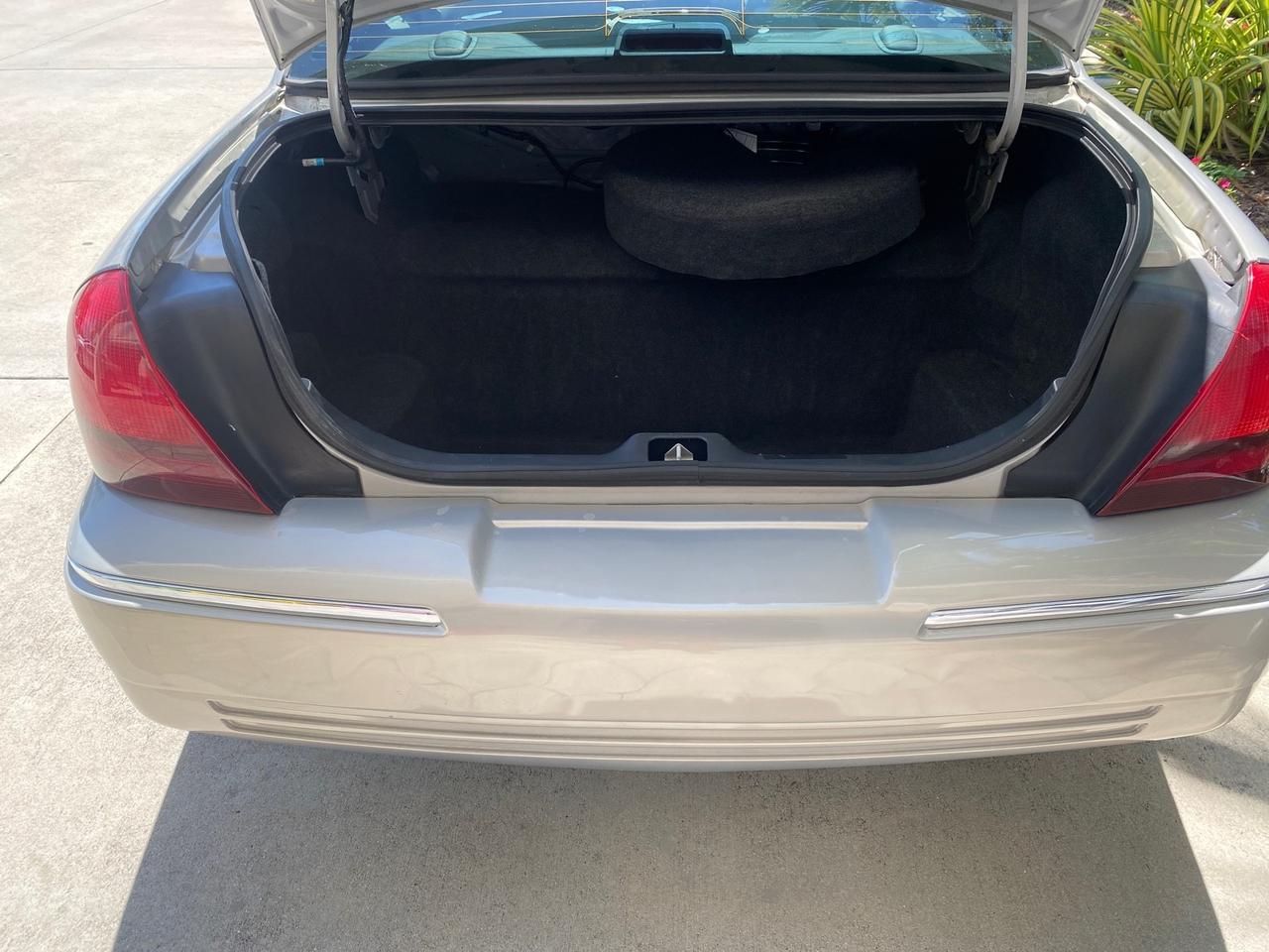 2009 Mercury Grand Marquis LS 1 FL LOW MILES 50,955 Pompano Beach FL