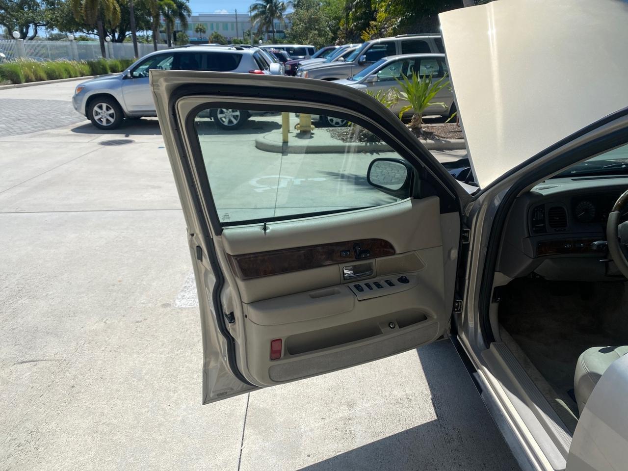 2009 Mercury Grand Marquis LS 1 FL LOW MILES 50,955 Pompano Beach FL