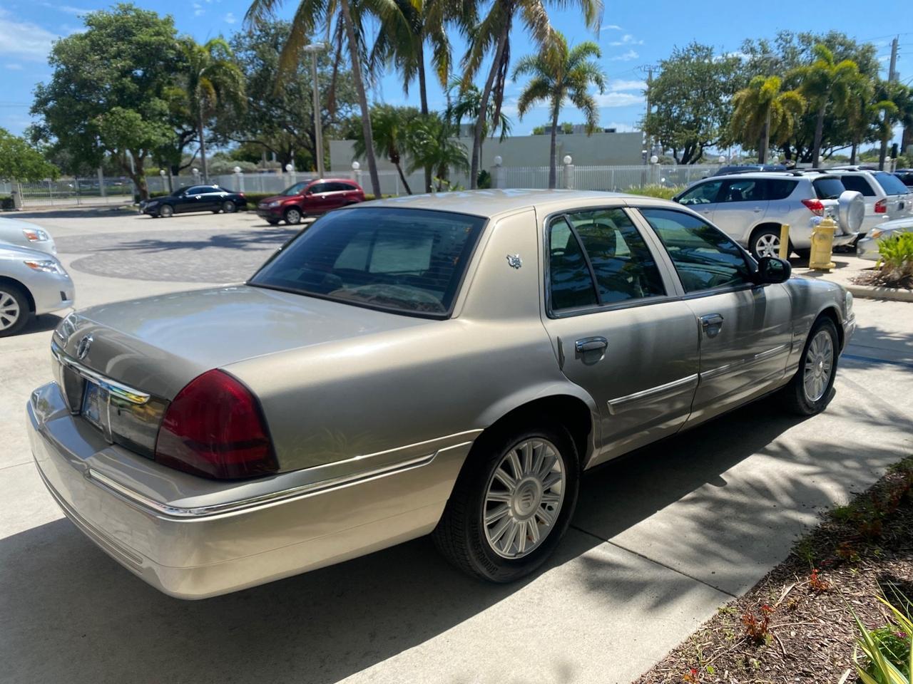 2009 Mercury Grand Marquis LS 1 FL LOW MILES 50,955 Pompano Beach FL