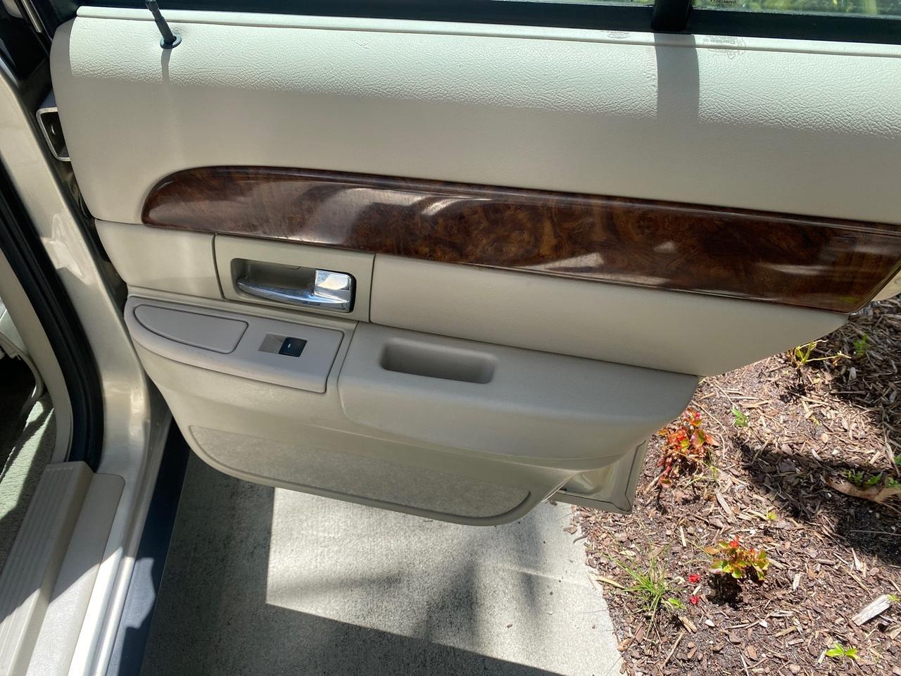 2009 Mercury Grand Marquis LS 1 FL LOW MILES 50,955 Pompano Beach FL