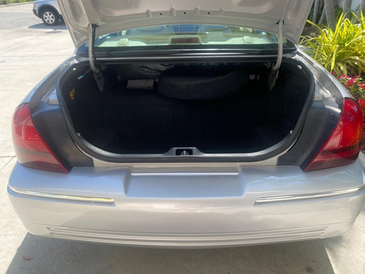 2009 Mercury Grand Marquis LS LOW MILES 54,807 Pompano Beach FL