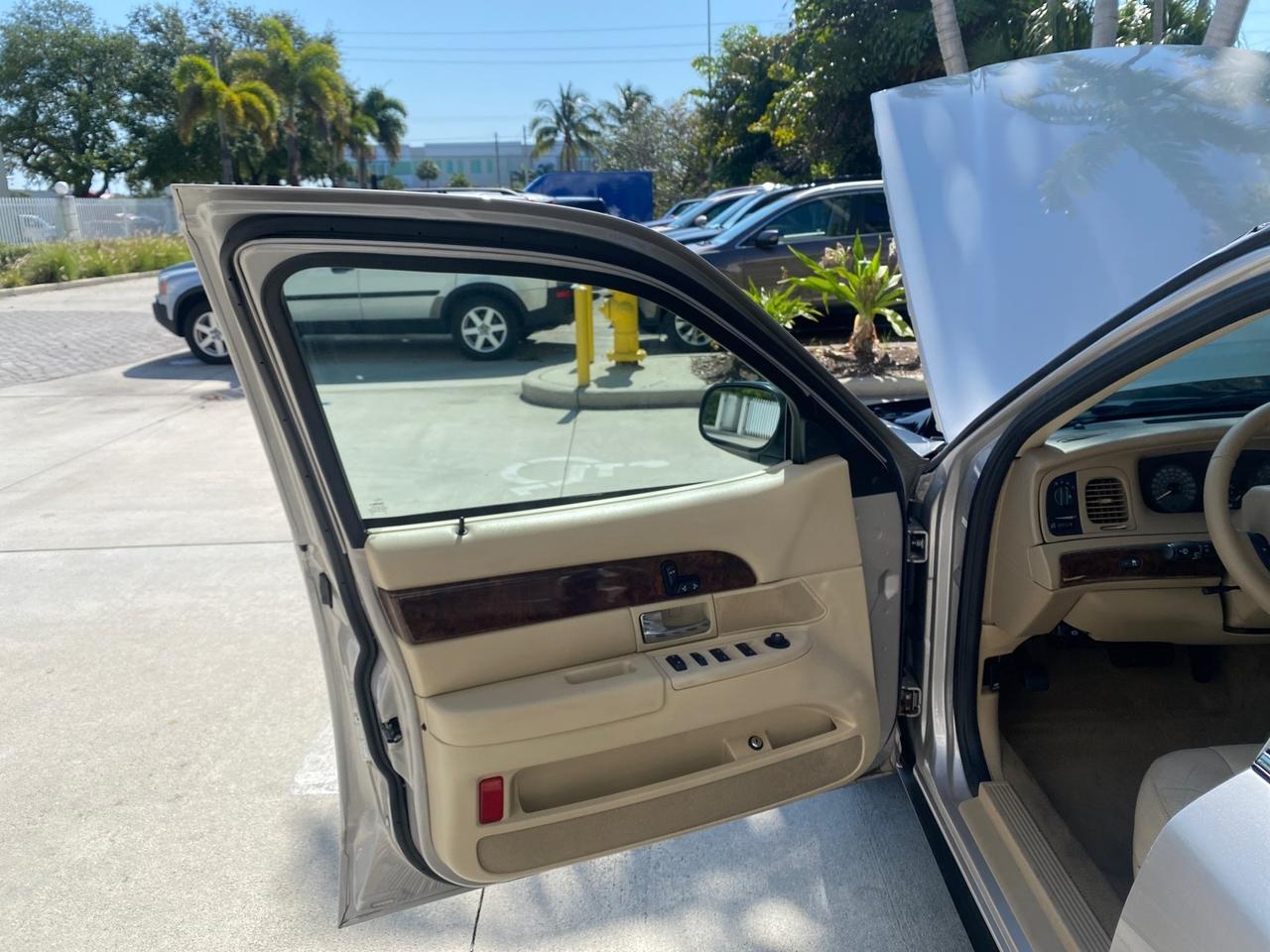 2009 Mercury Grand Marquis LS LOW MILES 54,807 Pompano Beach FL