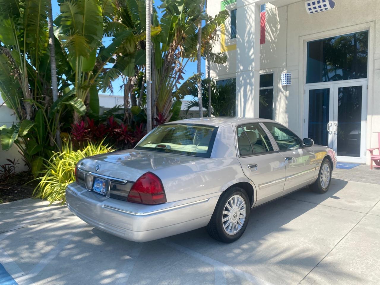2009 Mercury Grand Marquis LS LOW MILES 54,807 Pompano Beach FL