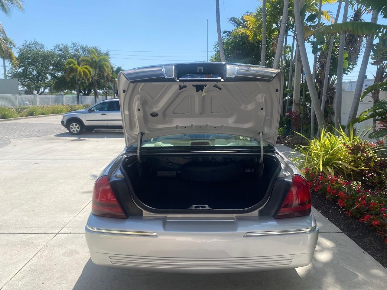 2009 Mercury Grand Marquis LS LOW MILES 54,807 Pompano Beach FL