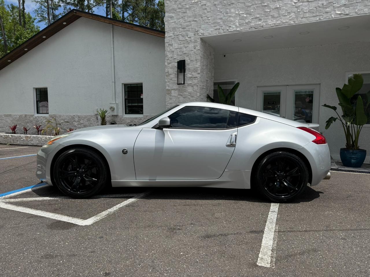2009 Nissan 370Z 2dr Cpe Man Touring