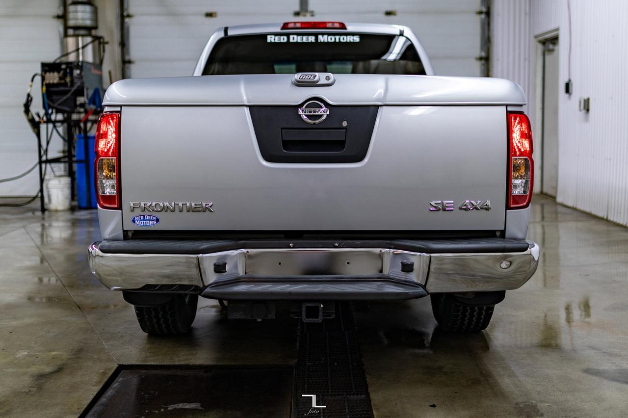2009 Nissan Frontier 4x4 Crew Cab SE Manual Red Deer AB