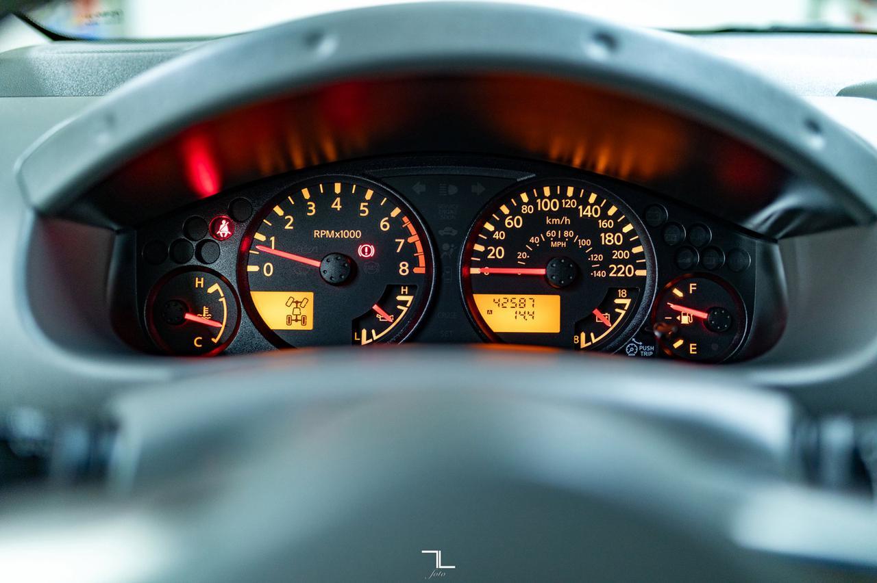 2009 Nissan Frontier 4x4 Crew Cab SE Manual Red Deer AB