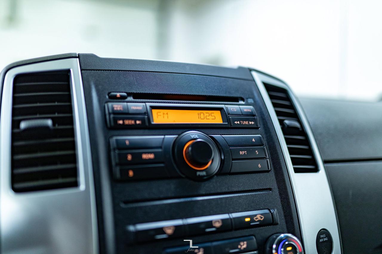 2009 Nissan Frontier 4x4 Crew Cab SE Manual Red Deer AB