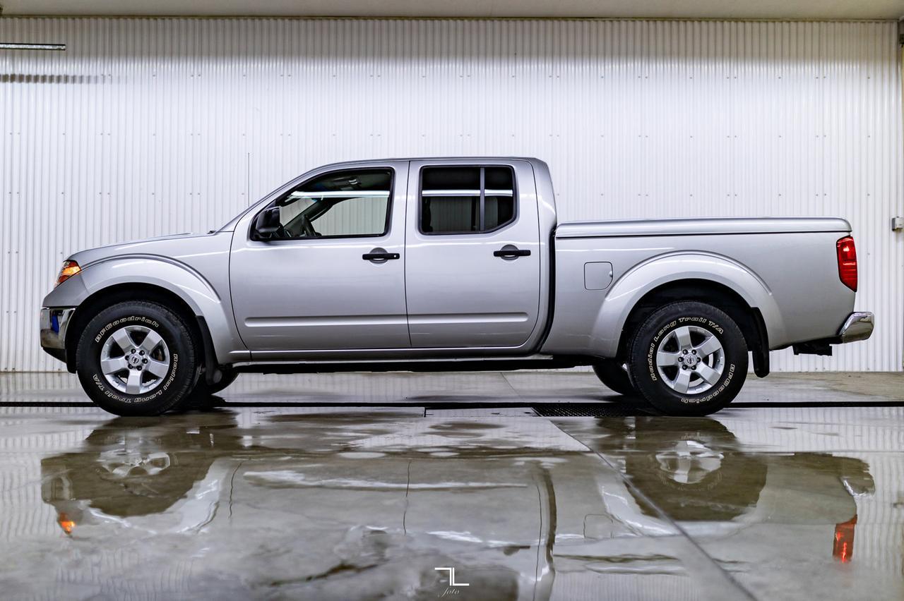 2009 Nissan Frontier 4x4 Crew Cab SE Manual Red Deer AB