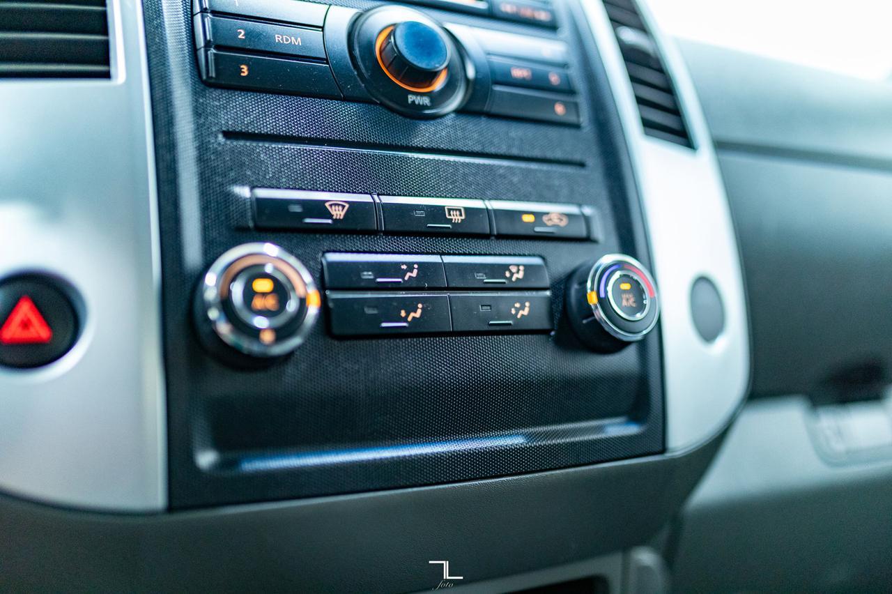 2009 Nissan Frontier 4x4 Crew Cab SE Manual Red Deer AB