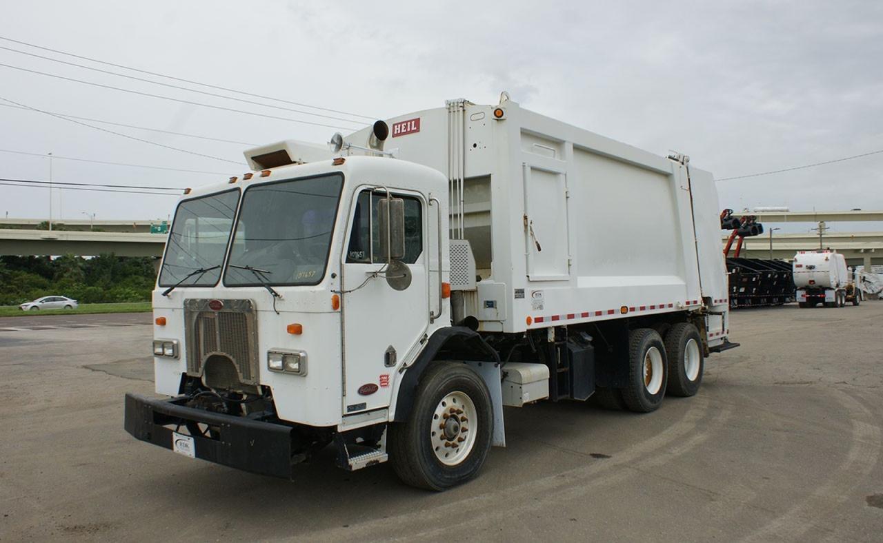 2009 Peterbilt 320 25 yard Heil Rear Loader Garbage Truck Tampa FL