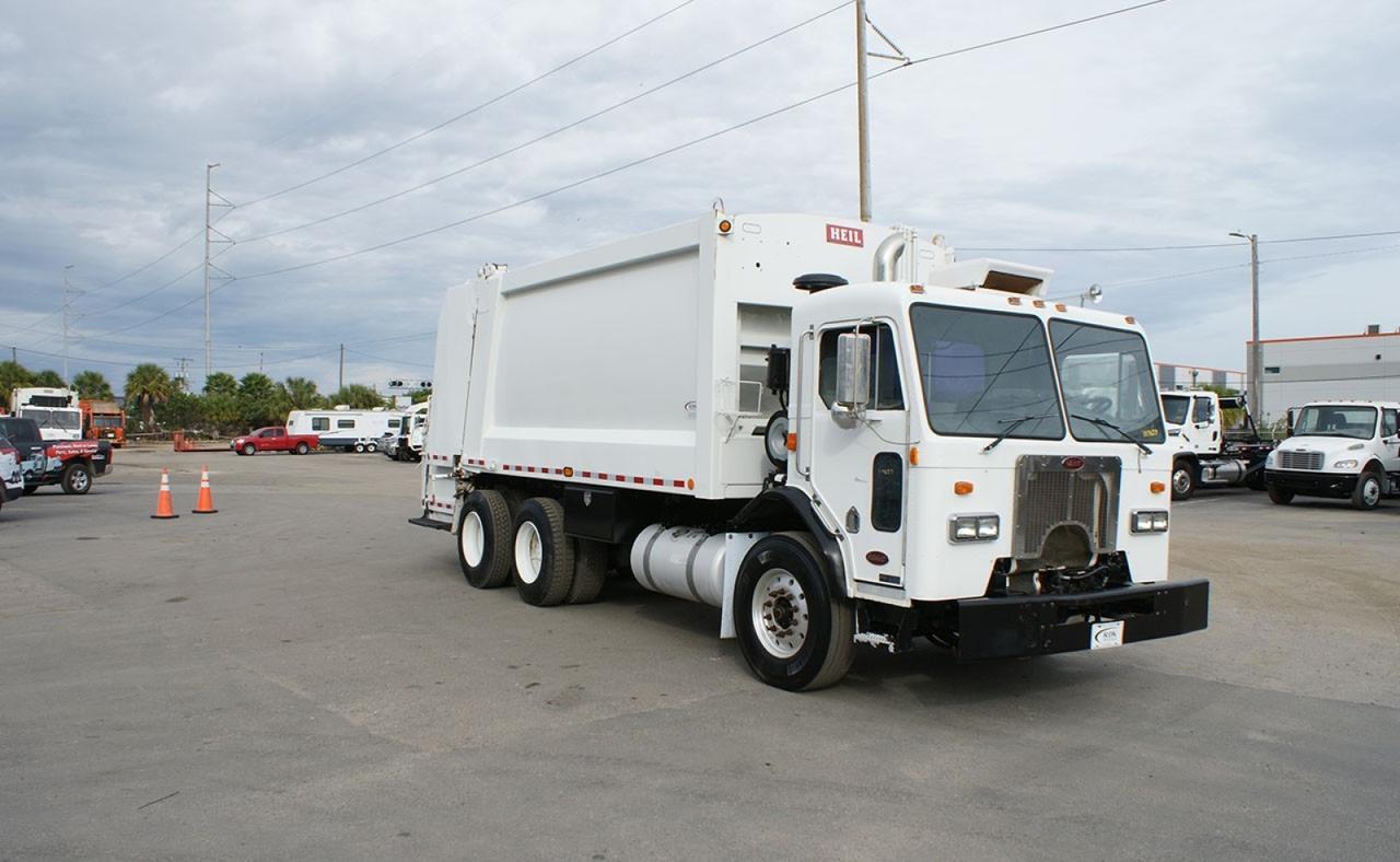 2009 Peterbilt 320 25 yard Heil Rear Loader Garbage Truck