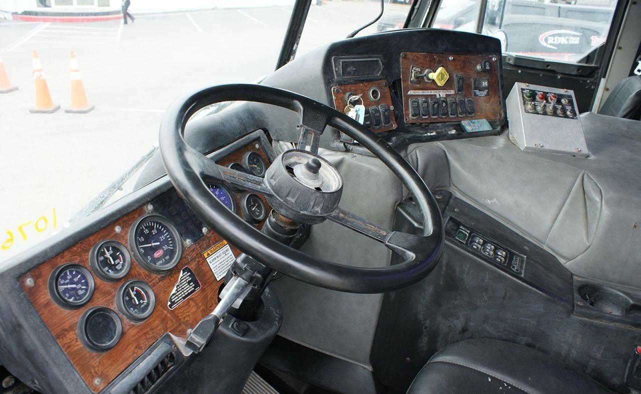 2009 Peterbilt 320 25 yard Heil Rear Loader Garbage Truck Tampa FL