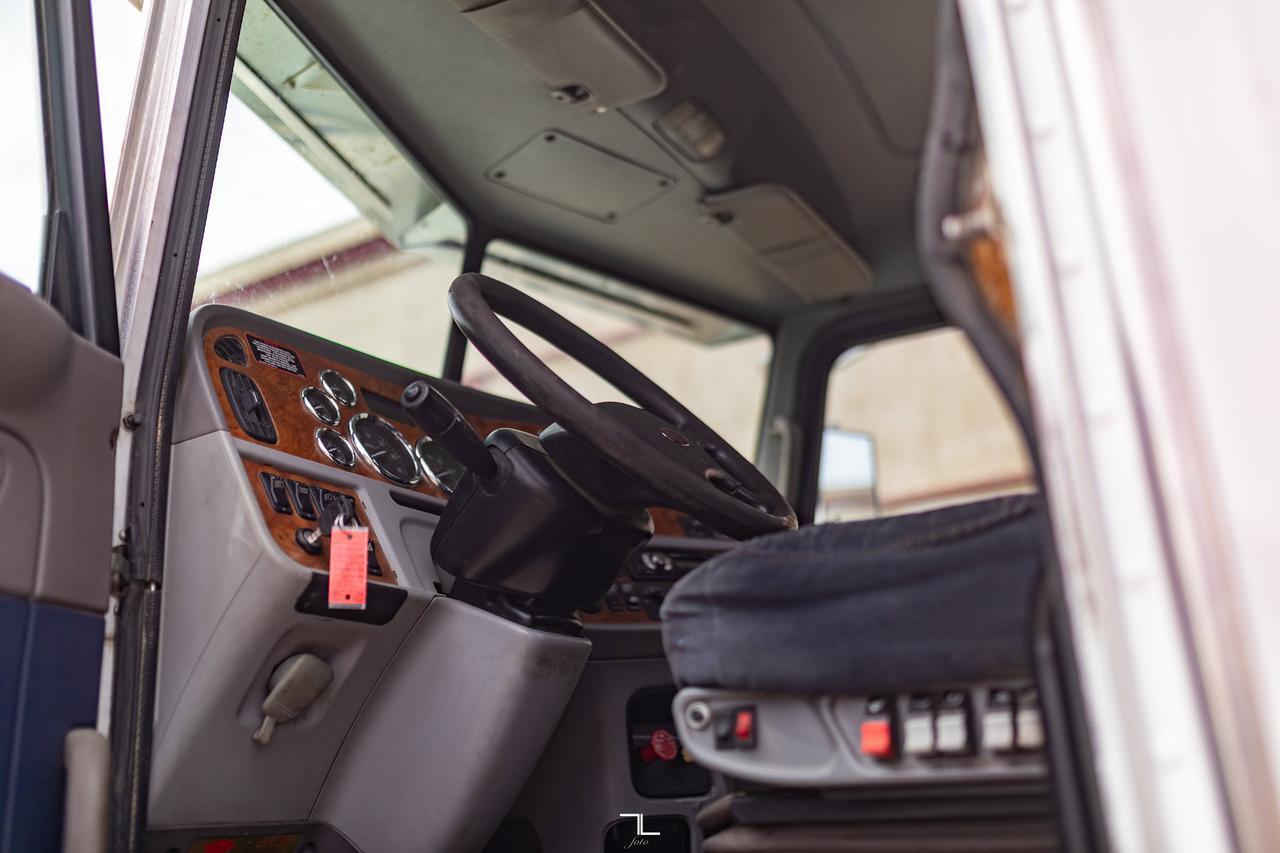 2009 Peterbilt 388 Tractor Heavy Spec Diesel Red Deer AB