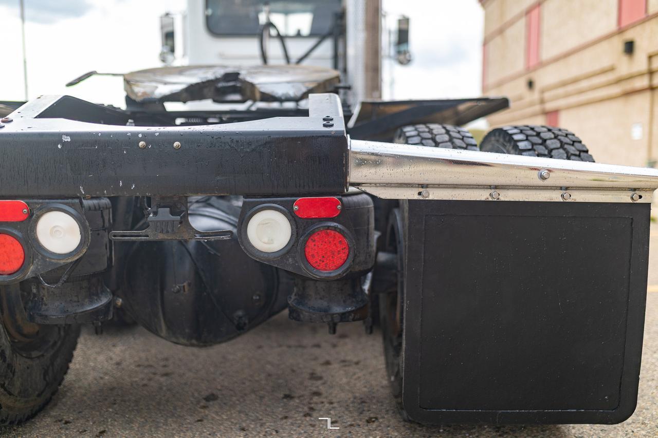 2009 Peterbilt 388 Tractor Heavy Spec Diesel Red Deer AB