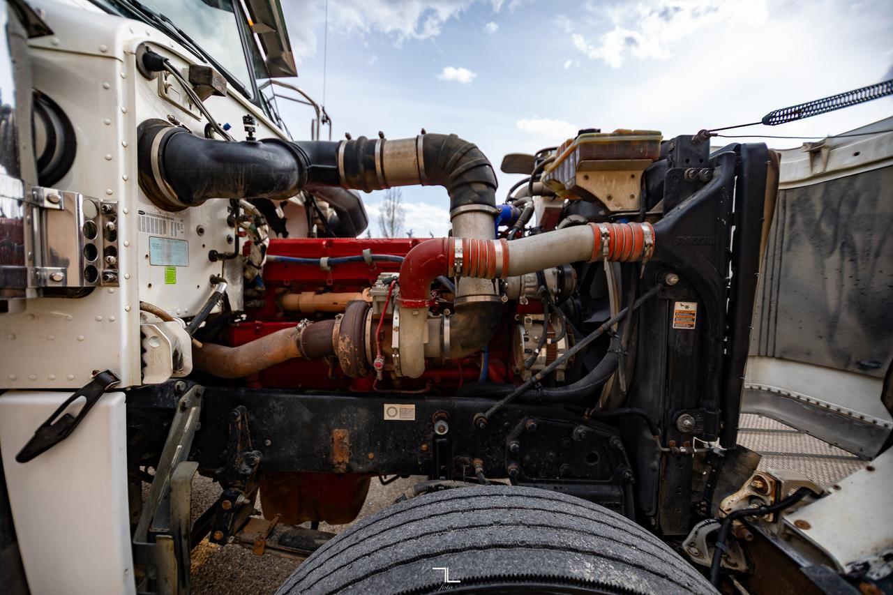 2009 Peterbilt 388 Tractor Heavy Spec Diesel Red Deer AB