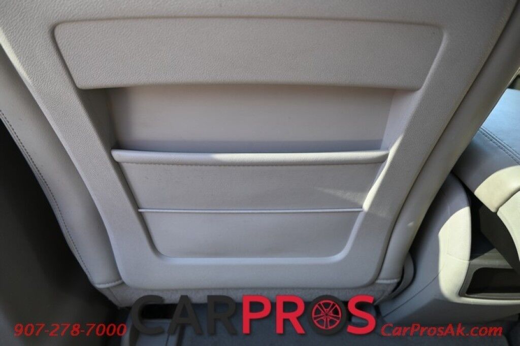 2009 Saturn Outlook XE - AWD - Convenience Pkg - Premium Pkg - Power & Heated Leather Seats - 3rd Row - Seats 8 - Dual Zone Climate Control - Backup Camera - Cruise Control - Power Liftgate - Alloy Wheels - Tow Pkg Anchorage AK