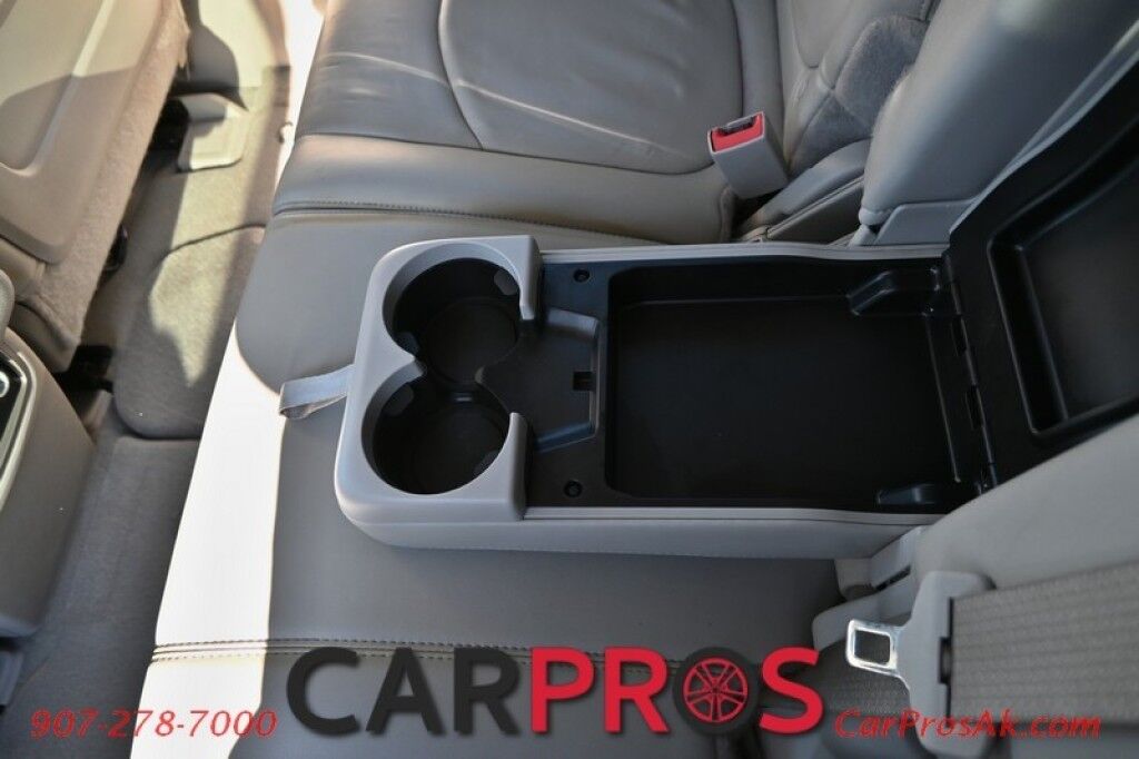 2009 Saturn Outlook XE - AWD - Convenience Pkg - Premium Pkg - Power & Heated Leather Seats - 3rd Row - Seats 8 - Dual Zone Climate Control - Backup Camera - Cruise Control - Power Liftgate - Alloy Wheels - Tow Pkg Anchorage AK