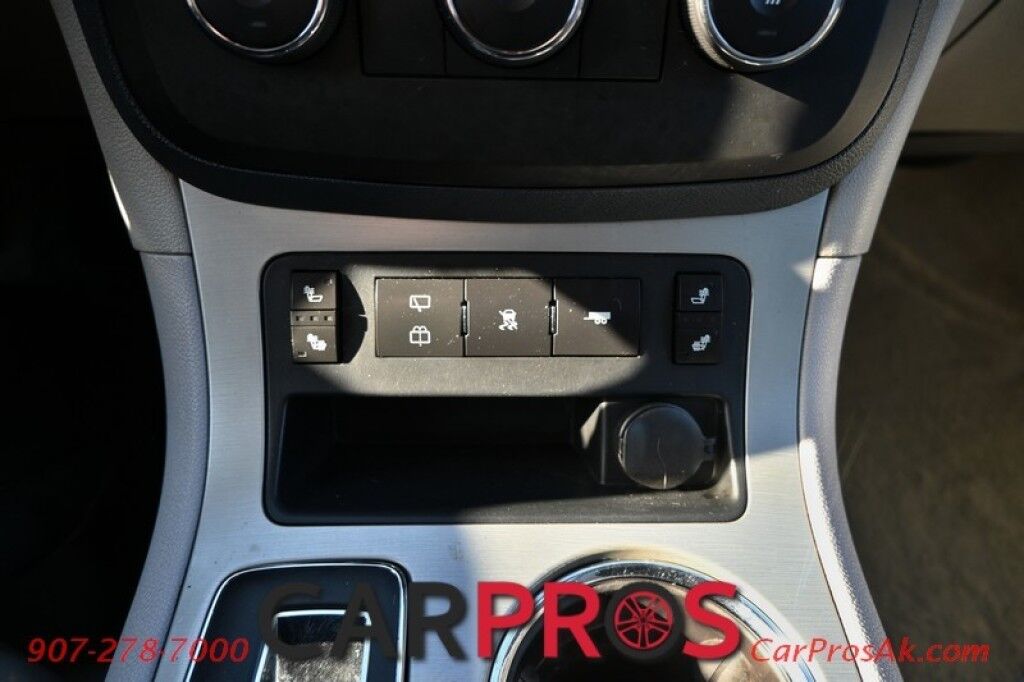 2009 Saturn Outlook XE - AWD - Convenience Pkg - Premium Pkg - Power & Heated Leather Seats - 3rd Row - Seats 8 - Dual Zone Climate Control - Backup Camera - Cruise Control - Power Liftgate - Alloy Wheels - Tow Pkg Anchorage AK