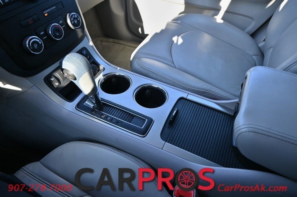 2009 Saturn Outlook XE - AWD - Convenience Pkg - Premium Pkg - Power & Heated Leather Seats - 3rd Row - Seats 8 - Dual Zone Climate Control - Backup Camera - Cruise Control - Power Liftgate - Alloy Wheels - Tow Pkg Anchorage AK