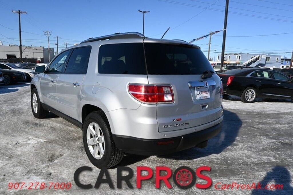 2009 Saturn Outlook XE - AWD - Convenience Pkg - Premium Pkg - Power & Heated Leather Seats - 3rd Row - Seats 8 - Dual Zone Climate Control - Backup Camera - Cruise Control - Power Liftgate - Alloy Wheels - Tow Pkg Anchorage AK