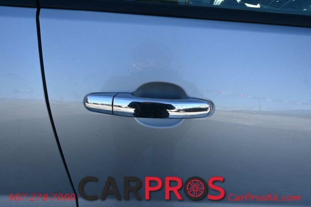 2009 Saturn Outlook XE - AWD - Convenience Pkg - Premium Pkg - Power & Heated Leather Seats - 3rd Row - Seats 8 - Dual Zone Climate Control - Backup Camera - Cruise Control - Power Liftgate - Alloy Wheels - Tow Pkg Anchorage AK