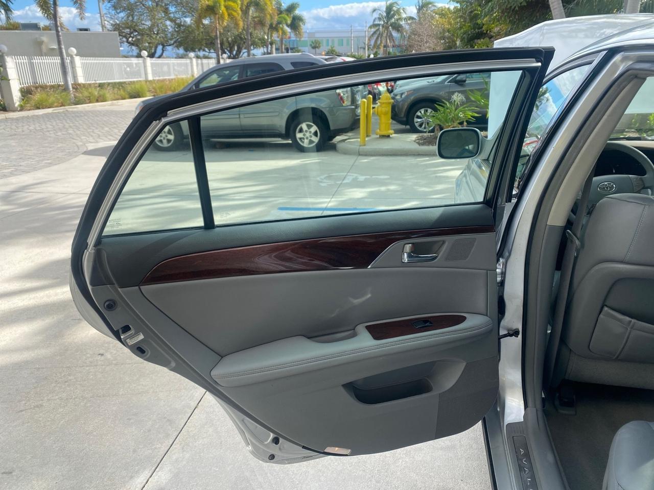 2009 Toyota Avalon XLS LOW MILES 38,036 1 OWNER Pompano Beach FL