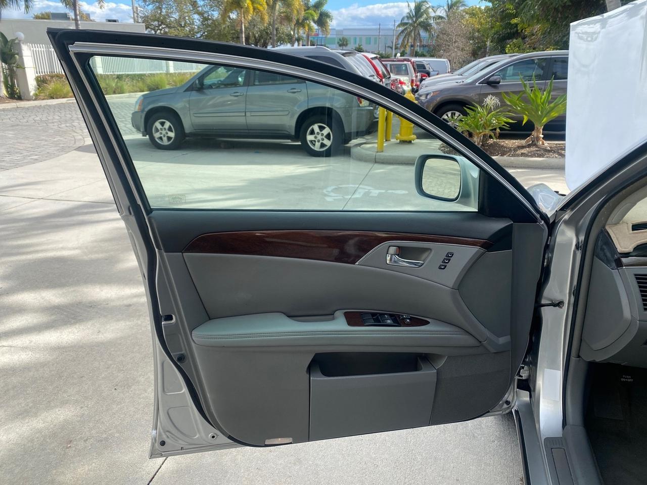 2009 Toyota Avalon XLS LOW MILES 38,036 1 OWNER Pompano Beach FL