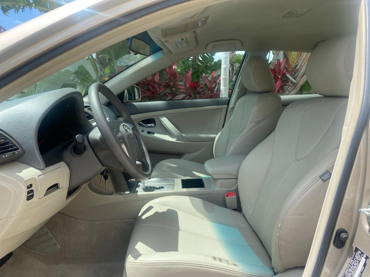 2009 Toyota Camry LE LOW MILES 18,727 1 OWNER Pompano Beach FL