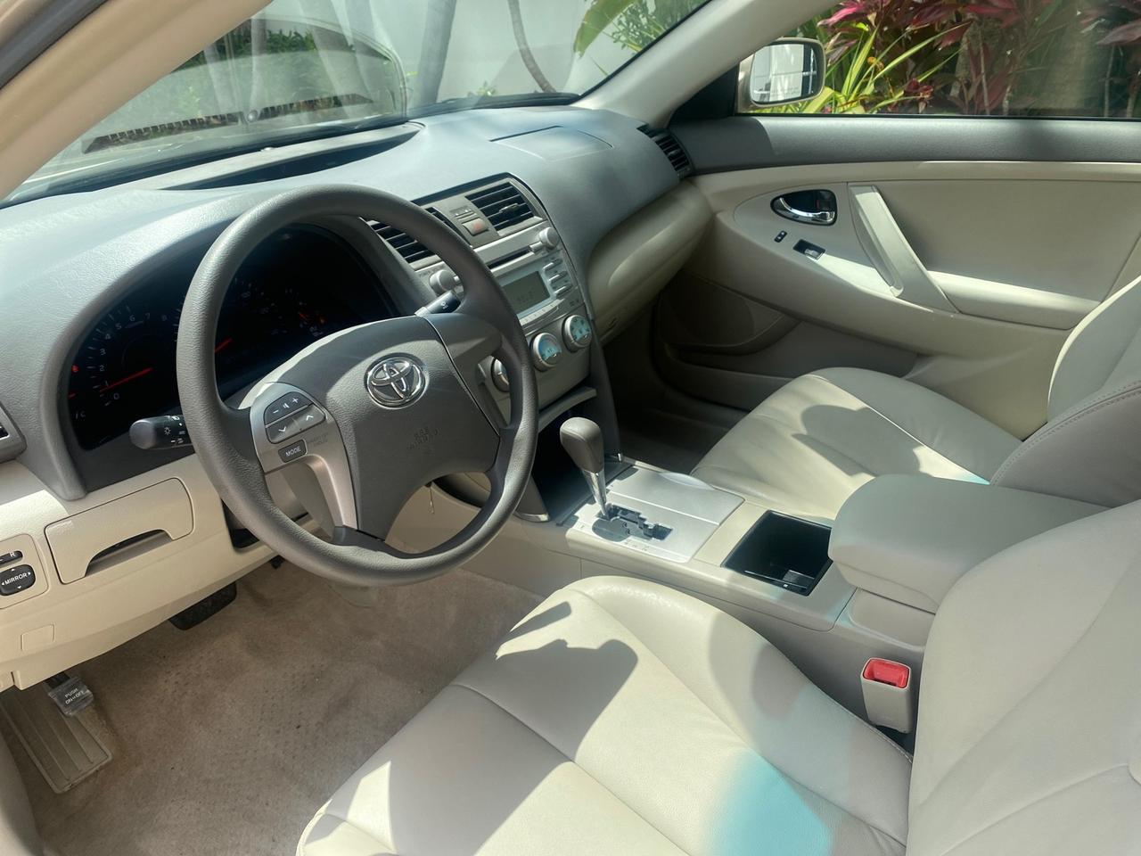 2009 Toyota Camry LE LOW MILES 18,727 1 OWNER Pompano Beach FL