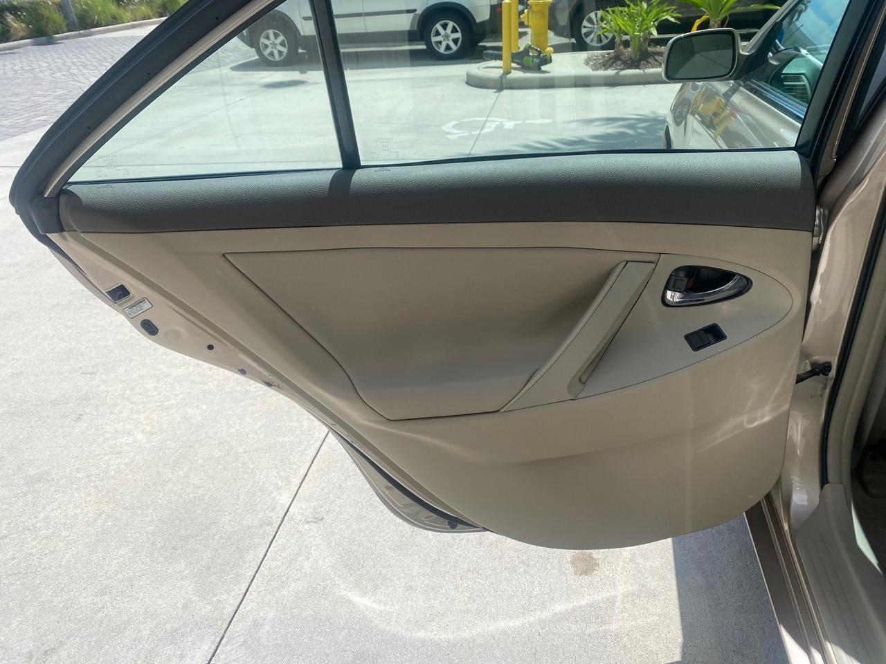 2009 Toyota Camry LE LOW MILES 18,727 1 OWNER Pompano Beach FL