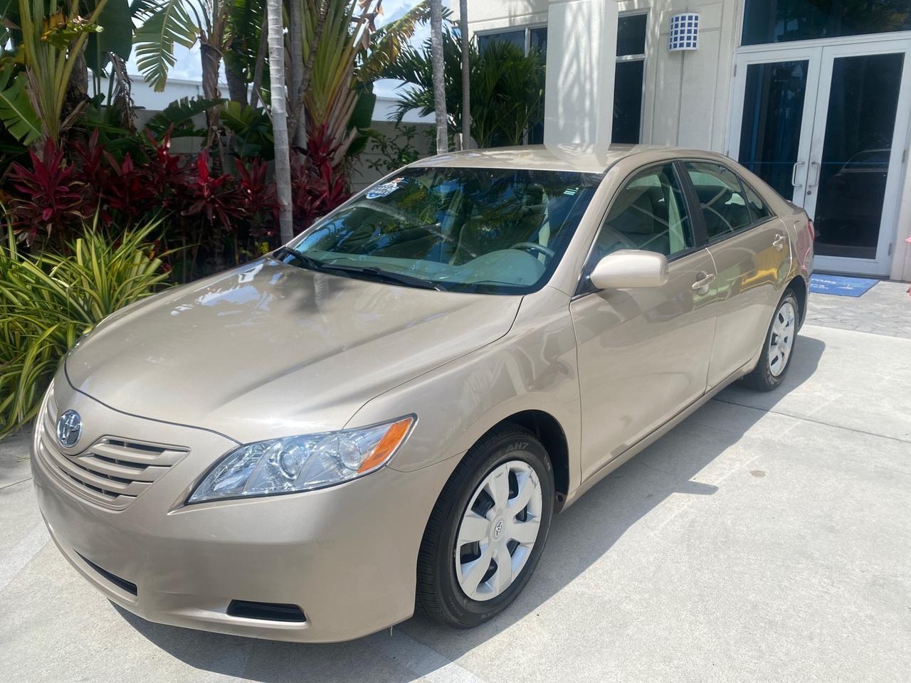 2009 Toyota Camry LE LOW MILES 18,727 1 OWNER Pompano Beach FL