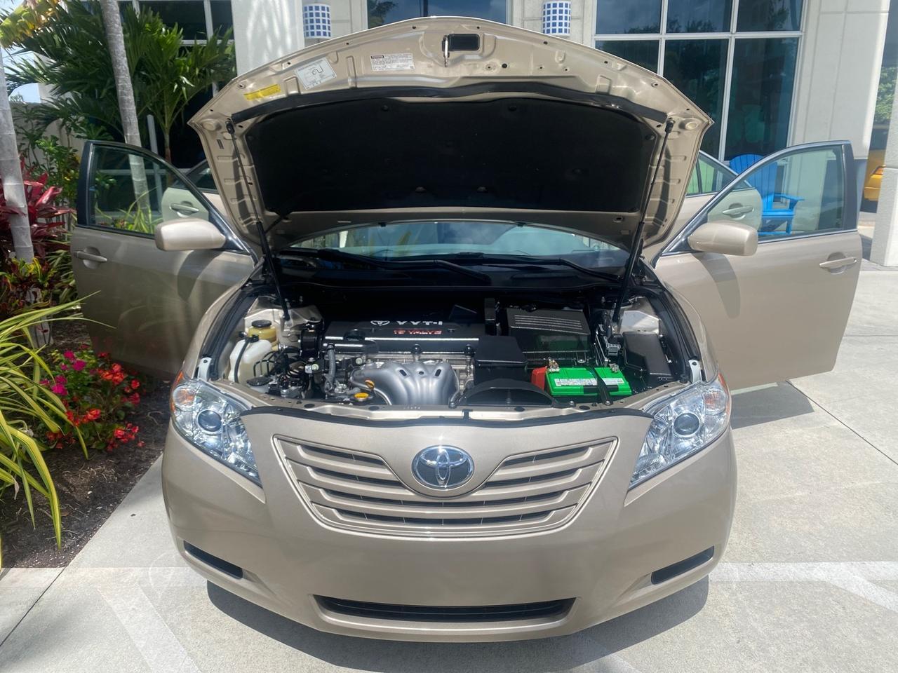 2009 Toyota Camry LE LOW MILES 18,727 1 OWNER Pompano Beach FL