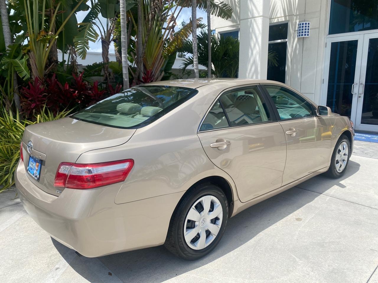 2009 Toyota Camry LE LOW MILES 18,727 1 OWNER Pompano Beach FL