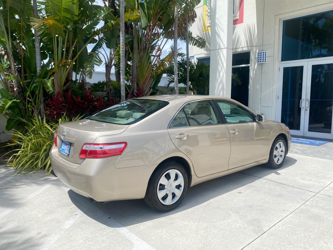 2009 Toyota Camry LE LOW MILES 18,727 1 OWNER Pompano Beach FL