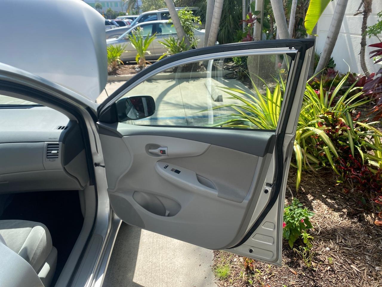 2009 Toyota Corolla LE 1 OWNER LOW MILES 27,181 Pompano Beach FL