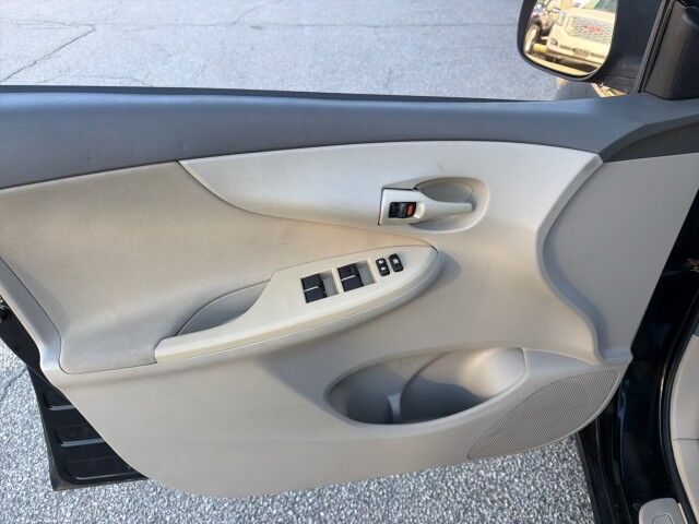 2009 Toyota Corolla LE Cleveland OH