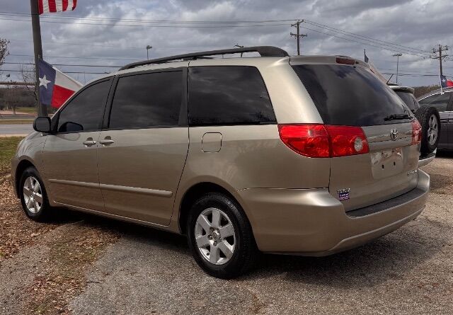 2009 Toyota Sienna CE FWD 7-Passenger
