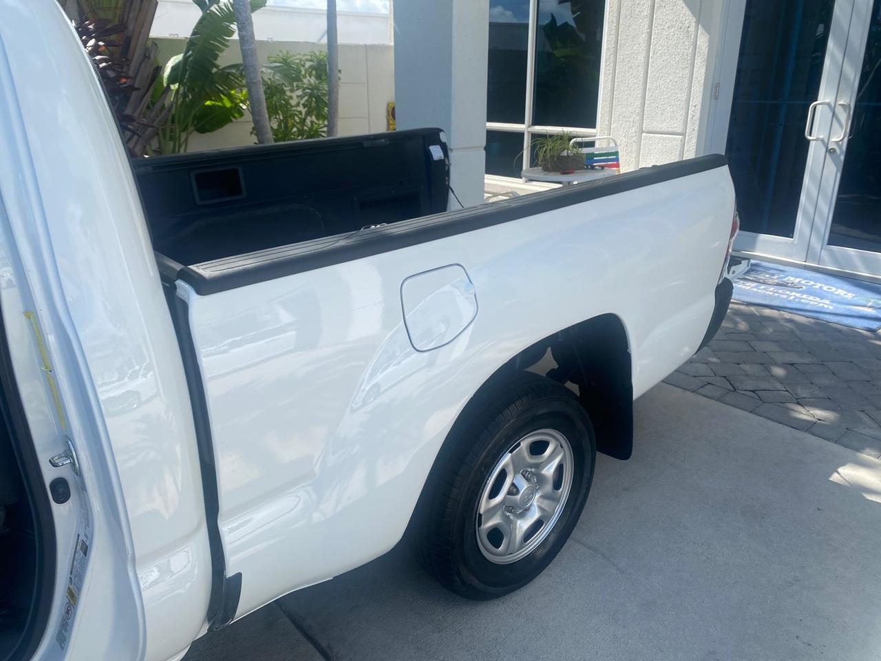 2009 Toyota Tacoma LOW MILES 25,398 1 OWNER Pompano Beach FL