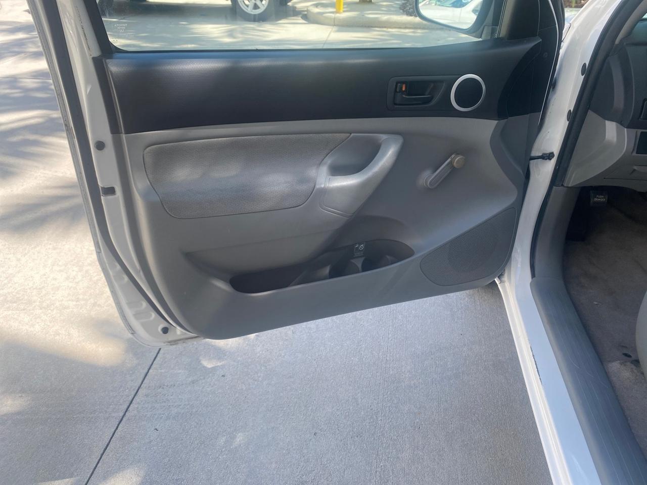 2009 Toyota Tacoma LOW MILES 25,398 1 OWNER Pompano Beach FL