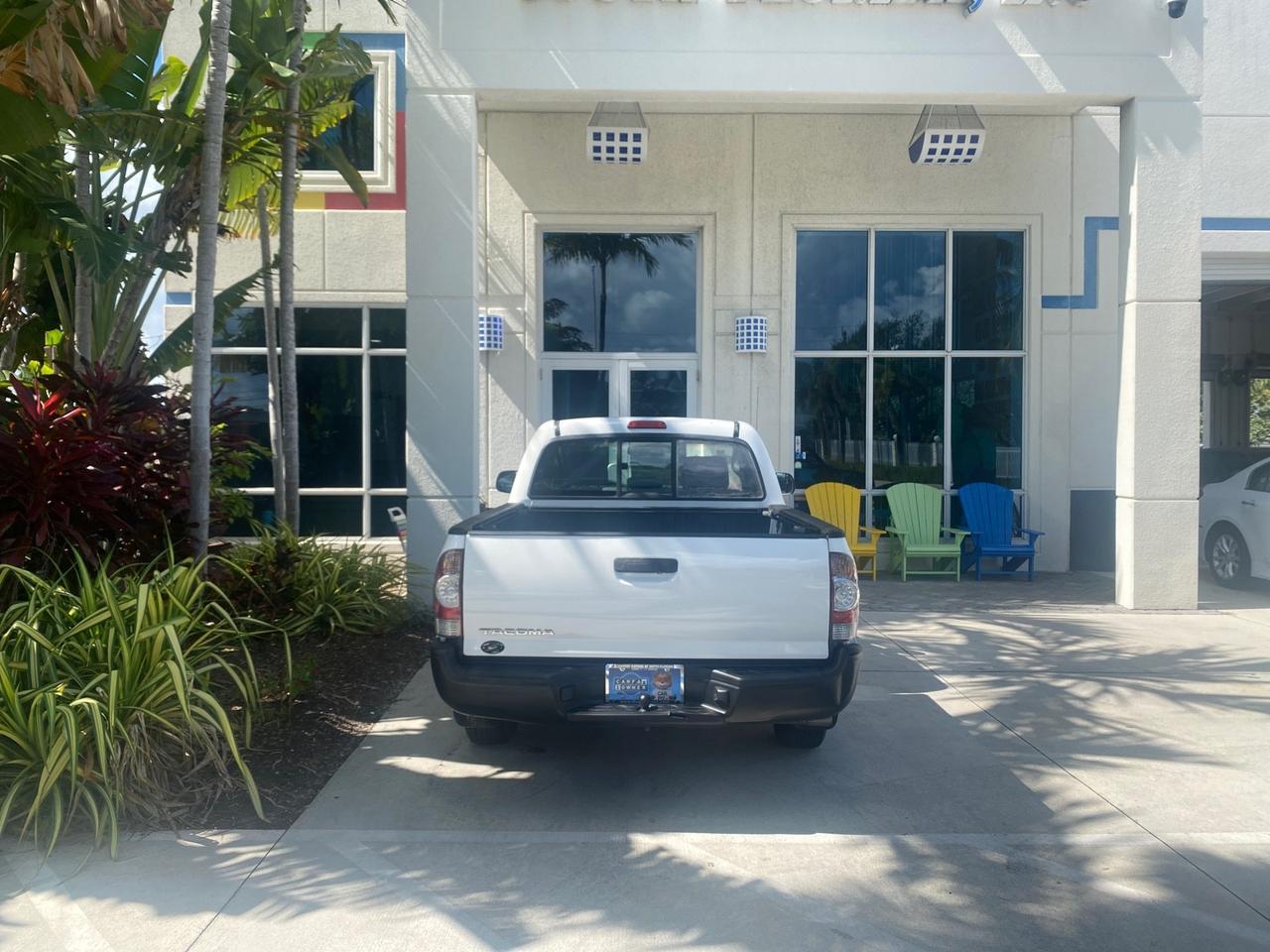 2009 Toyota Tacoma LOW MILES 25,398 1 OWNER Pompano Beach FL